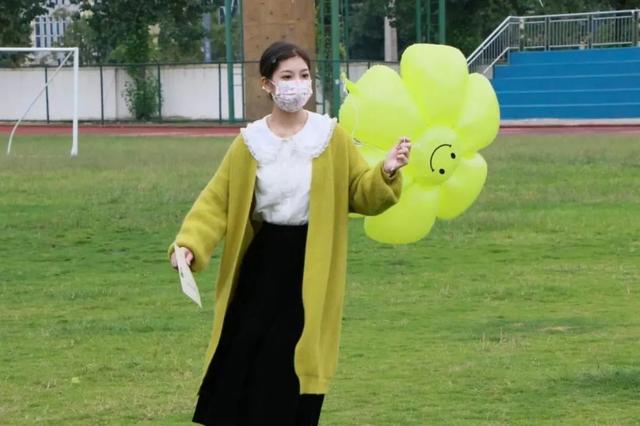 四川信息技术学院，2022年四川信息职业技术学院有哪些院系和专业（四川省高职院校入学当天美照曝光）