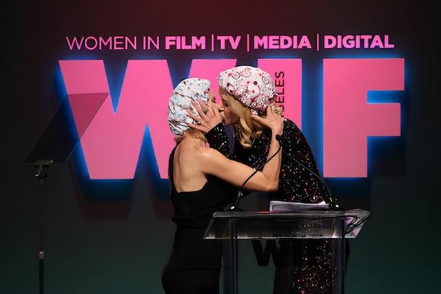 关于欧美著名艳星的信息，好莱坞两位顶流女星惊爆同性绯闻