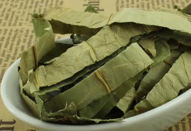 莲子一天吃多少颗合适，女性吃莲子好处和坏处（夏至过后别忘了这个宝藏仙品）