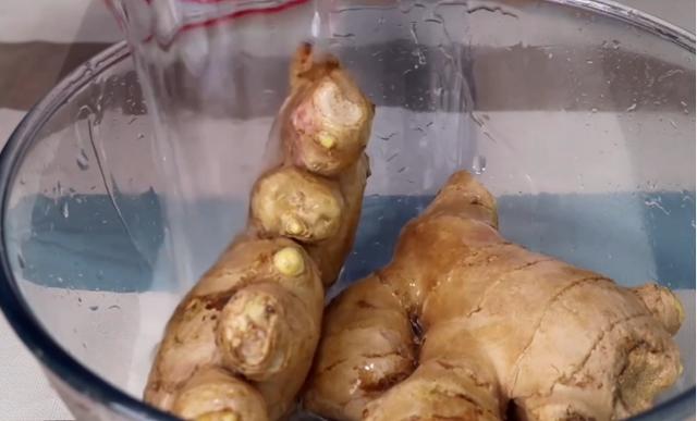 怎样泡生姜好吃，泡姜怎么做又脆又好吃（生姜用醋泡着吃）