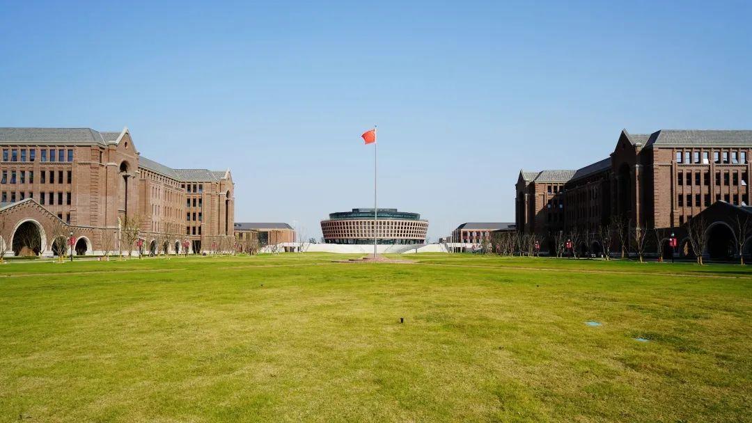 浙江大学主校区(浙江大学各个校区简介)