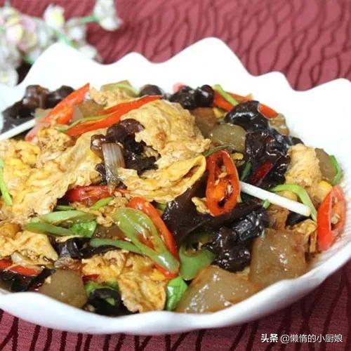 粉皮炒鸡蛋的做法，粉皮炒鸡蛋的做法大全（2块钱的粉皮拿来炒鸡蛋）
