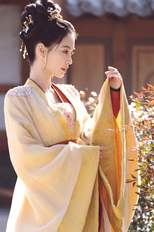 1,杨颖古装造型曝出:angelababy《相思令》古装造型首发,罗衣古风温婉
