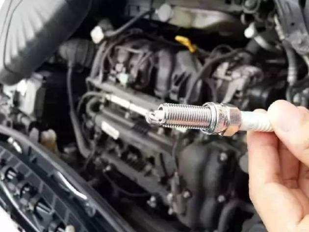 火花塞型号对照表，摩托车火花塞型号对照表（火花塞型号知多少）