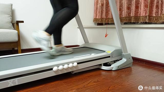 跑步机怎么使用，用7步骤教你正确用跑步机健身（180斤胖仔真人演示大体重者跑步机使用方法）