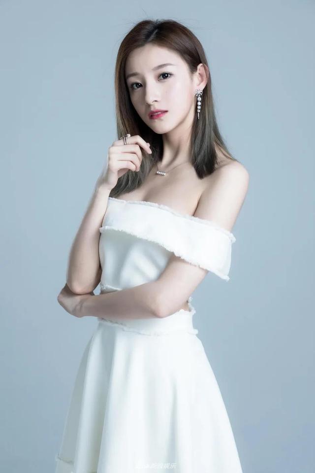 马凡舒新发写真，马凡舒性感写真照来了