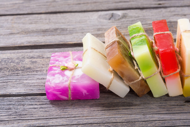 手工皂的制作方法与原料，手工皂的制作方法（教你做100%保养级手工皂）