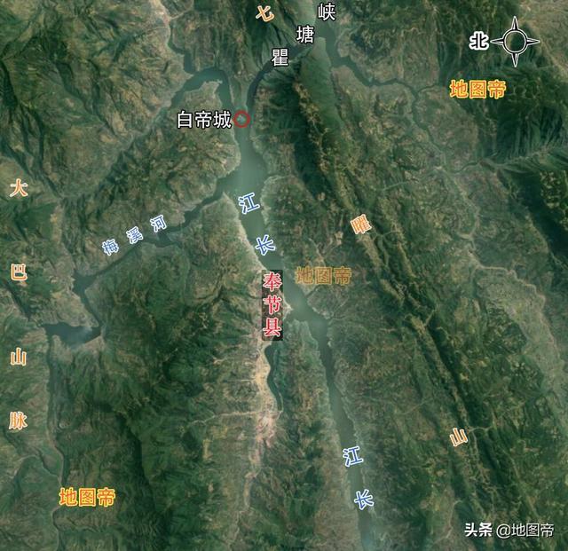 朝辞白帝彩云间的白帝城位于哪里，朝辞白帝彩云间的白帝城在哪里（是刘备托孤的白帝城吗）