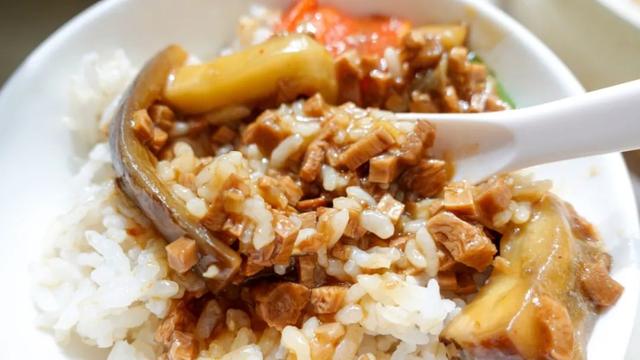 素肉怎么炒，炒肉片的做法（5块钱吃撑全家人）