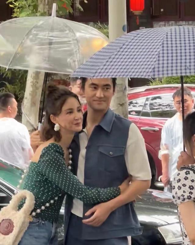 袁弘张歆艺婚礼，袁弘张歆艺人生若只如初见（张歆艺与袁弘坐路边吃饭）