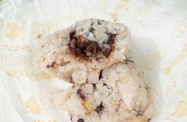 普通的饭团怎么做，普通的饭团怎么做视频（可能是最快吃一顿饭的方式）