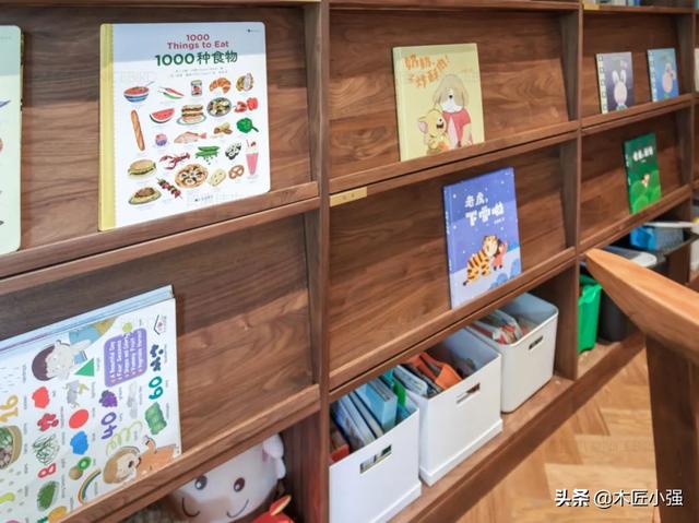 图书摆放造型，图书摆放造型图片大全（客厅图书馆美出新高度）