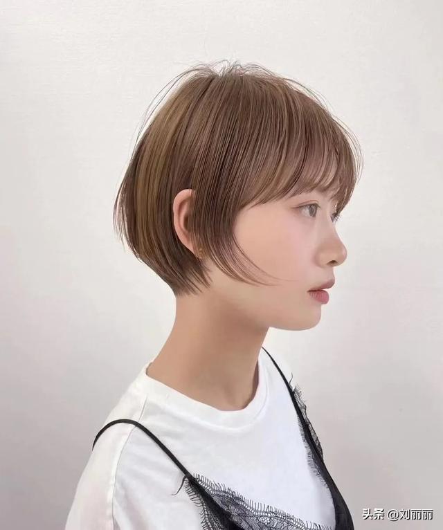 亚麻色头发适合什么女生，看看这14款，效果就是不一样