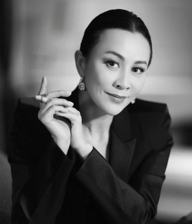 梁朝伟和刘嘉玲，梁朝伟刘嘉玲年轻时合照（酒到浓时香自溢。你为什么嫁我）