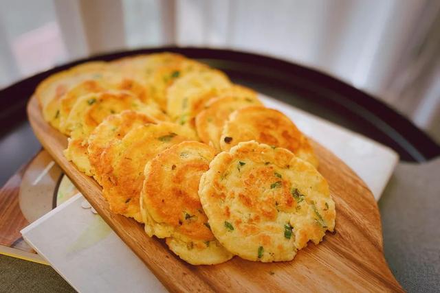 黄豆要泡多久才能做豆浆，黄豆浆的做法和配方（今晚泡豆明天就能吃上）