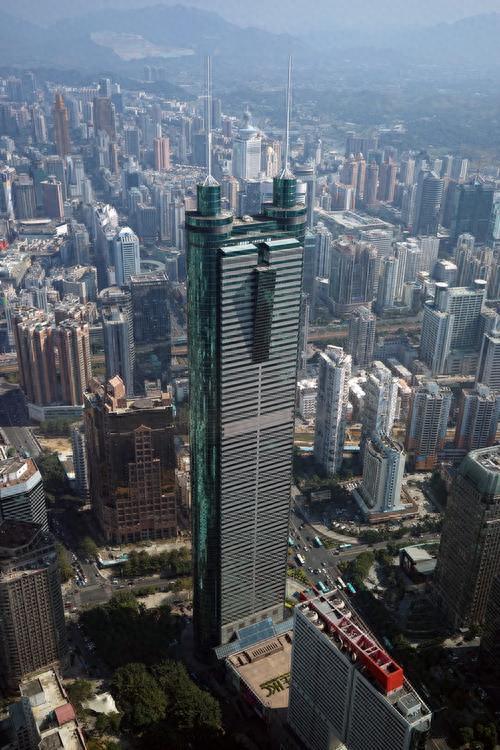 帅哥航拍深圳京基100摩天大楼，高441.8米，太壮观了！