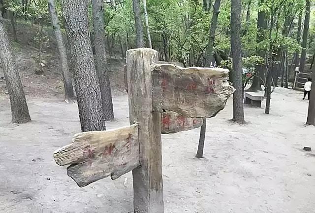 乔家大院在哪，乔家大院在哪里拍摄的（被摘牌后的乔家大院）