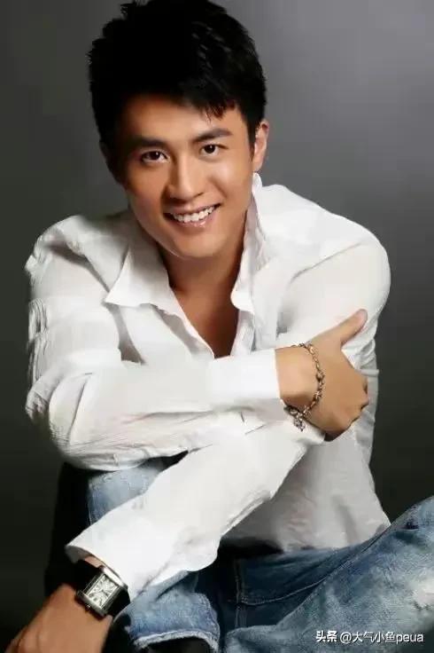 杜淳和他追求的十个女人，“插刀教主”杜淳历任漂亮女友无缝衔接婚后又凹好丈夫好爸爸人设