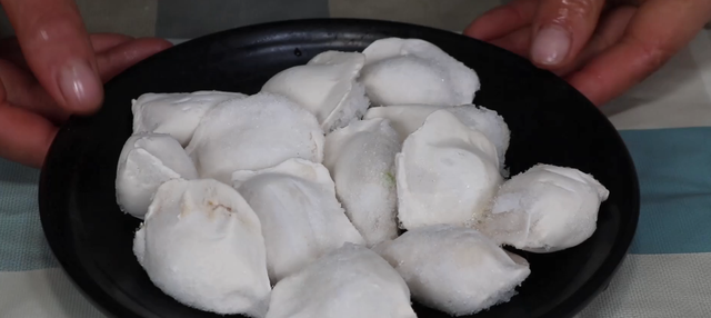 水饺怎么煮好吃，怎么煮水饺好吃（饺子不破皮不粘锅）