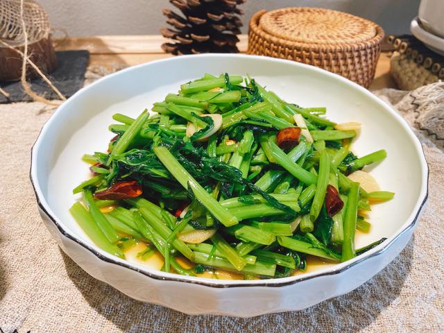 吃什么食物对子宫好，女性吃哪些食物对子宫好（“子宫最喜欢”的5种蔬菜）