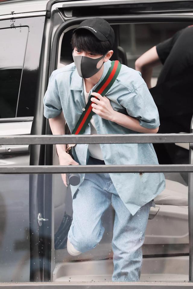 肖战快乐大本营，肖战郑爽快乐大本营哪一期（肖战一共上了四次《快乐大本营》）