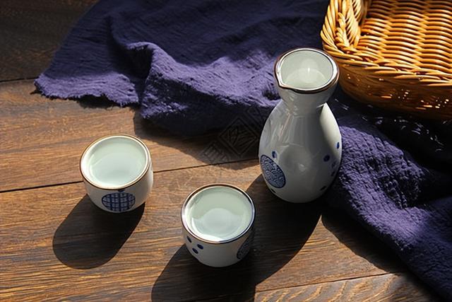 500g是半斤还是1斤，500G是一斤么（为什么白酒基本都是500毫升装）