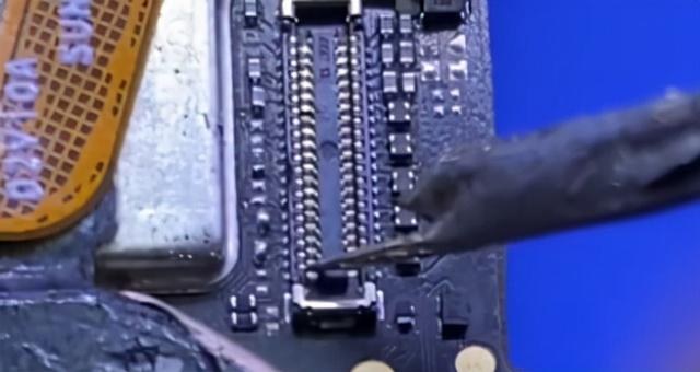 手机进水黑屏但有反应，手机进水屏幕黑了但是有反应怎么了（红米note9进水不显示）