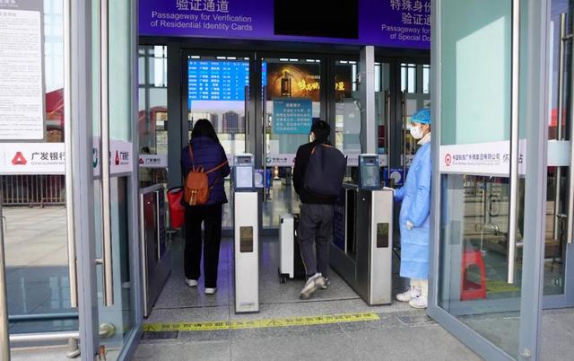 高铁站台可以直接进站吗，首次乘坐高铁的旅客