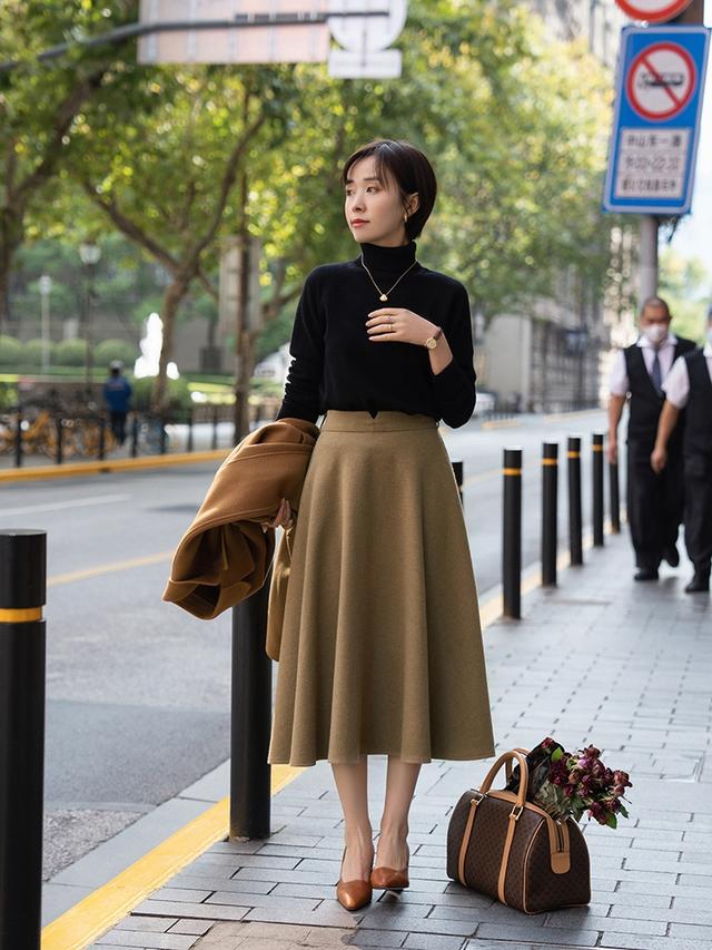 今年流行的服装搭配，流行的颜色服装搭配（女人这样穿得体又显气质）