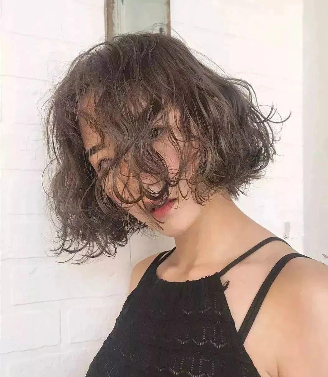 2020年最新短款卷发(2022年流行的短发小爆卷) - 美文分享 - 云科网
