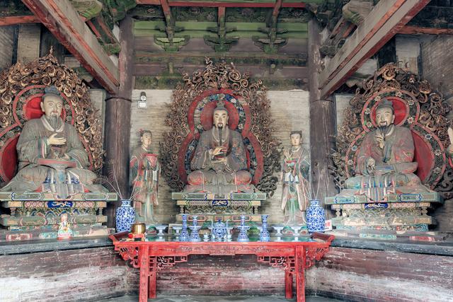 房间里为什么会飞出小蛾，房间里出现小飞蛾是什么原因（民间故事《夺服仙丹》）