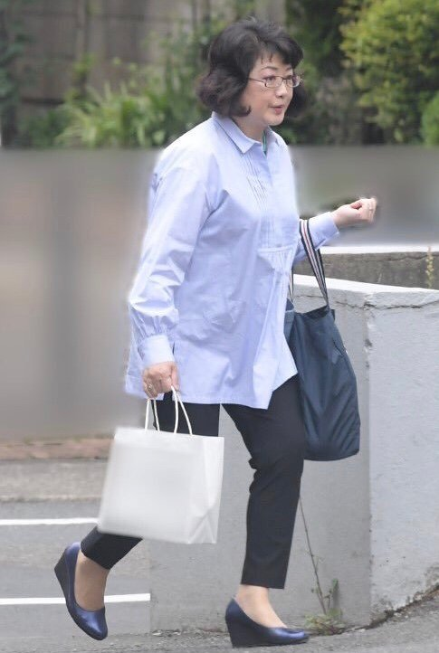 韩宝仪的歌曲大全100首，流行歌曲100首（穿吊带扎马尾似20岁）