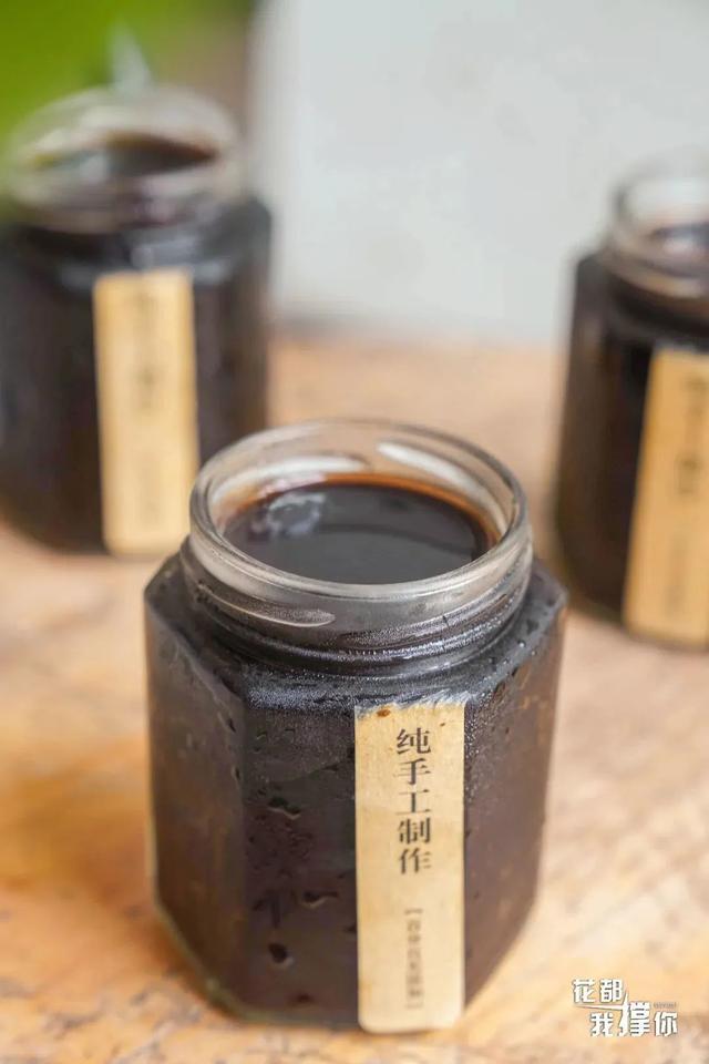 湿气重的人吃龟苓膏会怎么样，湿气重的人能吃龟苓膏（这天气就该来碗龟苓膏）