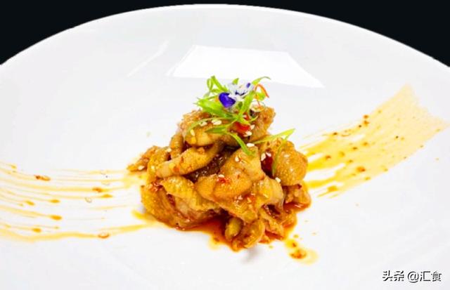 莲雾的正确吃法，莲雾的正确吃法(吃莲雾为什么不能切半)（酸辣柠檬鸡爪、砂糖浙醋小排、鸡尾酒陈香浸莲雾）