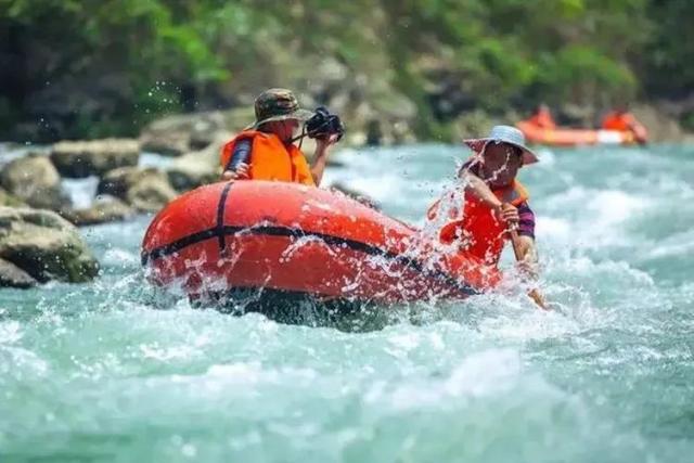 附近游泳馆在哪里最近，天通苑附近哪里有游泳馆（穿丛林越峡谷，比空调屋还凉快）