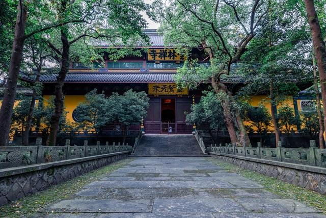 杭州灵隐寺真的很邪，去杭州灵隐寺有什么讲究（灵隐寺的传奇故事）