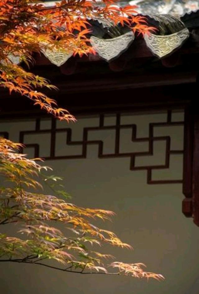 关于秋天的散文，关于秋天的散文精选（是一个适合回忆的季节）