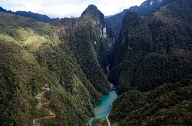 过草地是哪个地方，红军过草地从哪里出发终点叫什么地区（战士“三怕”）