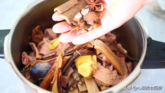 鱿鱼干的制作方法，鱿鱼鱼干怎么做（海边人教正确做法）