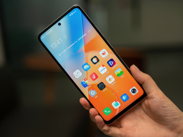 12G运行内存手机（最便宜的3款12GB+256GB手机）