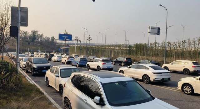 华为总部在哪个城市，华为总部在哪里（华为牵手重庆战略合作）