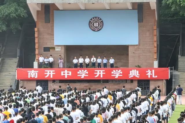 重庆移通学院住宿费，2021年重庆移通学院新生宿舍条件图片环境怎么样（那个放弃百万年薪回国拿1450元工资的秦玥飞）