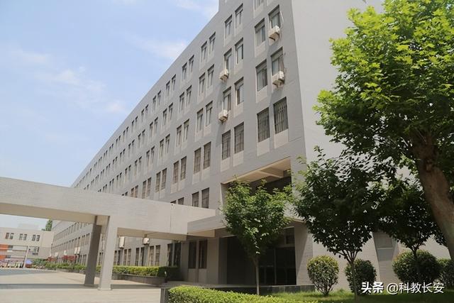 西安建筑科技大学华清学院是几本_是二本还是三本大学，西安建筑科技大学华清学院是几本（西安建筑科技大学华清学院）