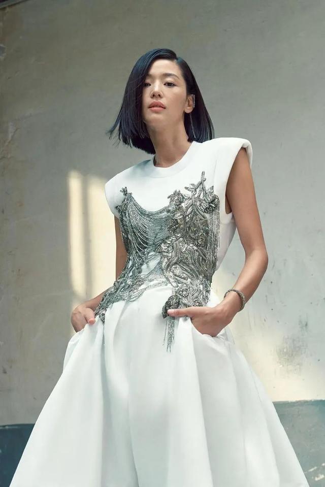 脑门大适合什么发型，脑门大适合啥发型（怎样才能找到适合自己的那款）