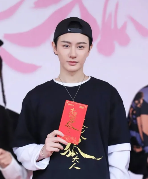 亲爱的药王大人演员表，亲爱的药王大人演员表最新（瘪嘴斗鸡眼鞋拔子脸）