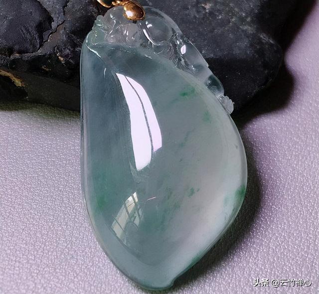 翡翠应该如何挑选好，建议先看完这篇文章