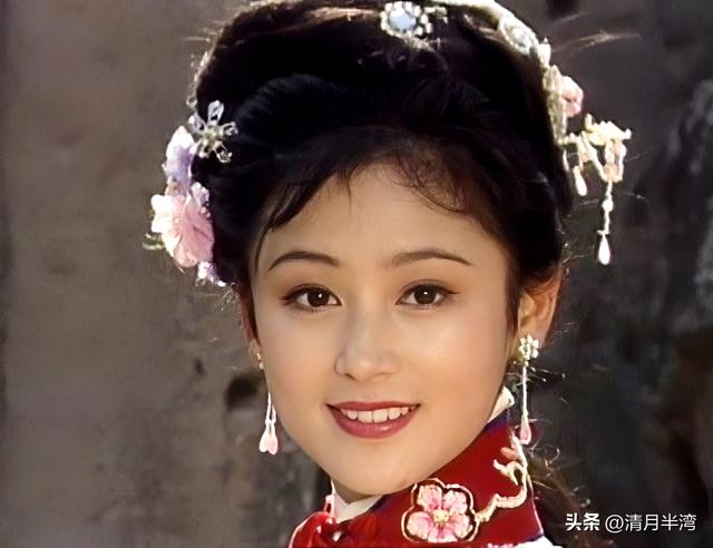 何美钿经典古装形象，一对比颜值差距就出来了