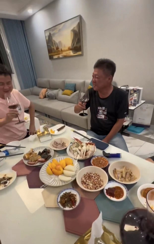 姜育恒是韩国人吗，姜育恒是哪里人（6人吃4盘菜太俭朴）