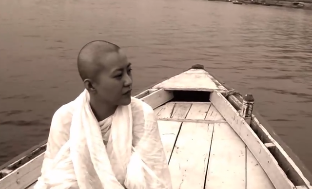 秃头留什么发型，秃头留什么发型好（同样是光头造型）