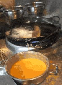 小耳朵是什么意思，微信界面有个小耳朵是什么意思（看着都不像一个人好吗）